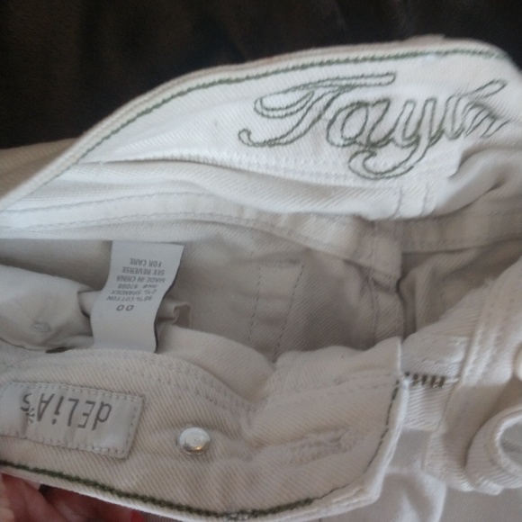 Jeans - Picture 2 of 3